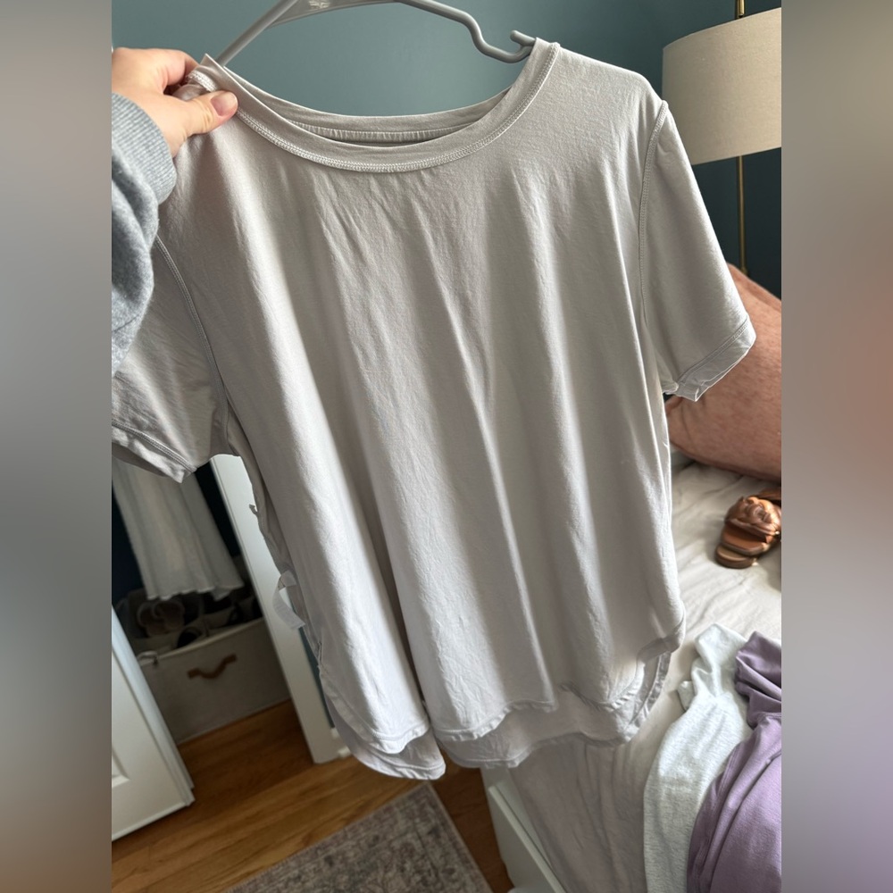 3 The gym people women’s workout t shirt with split hem - Picture 7 of 9